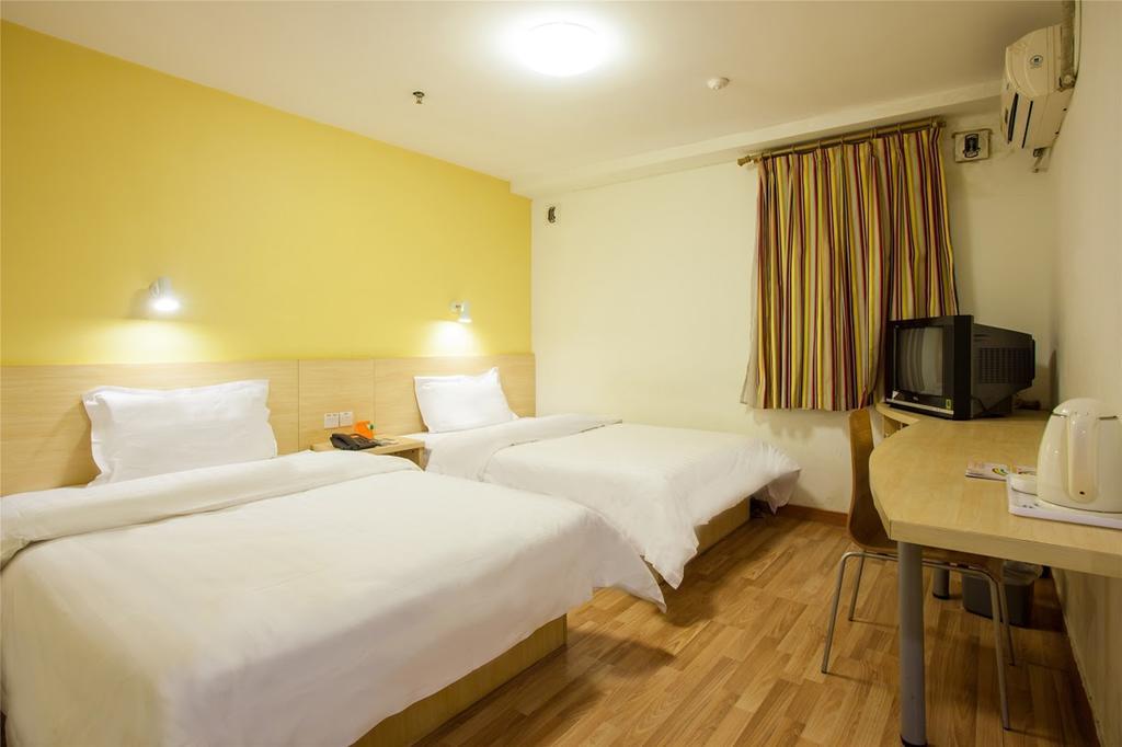 Iu Hotel Chongzhou Qinhe Square Экстерьер фото